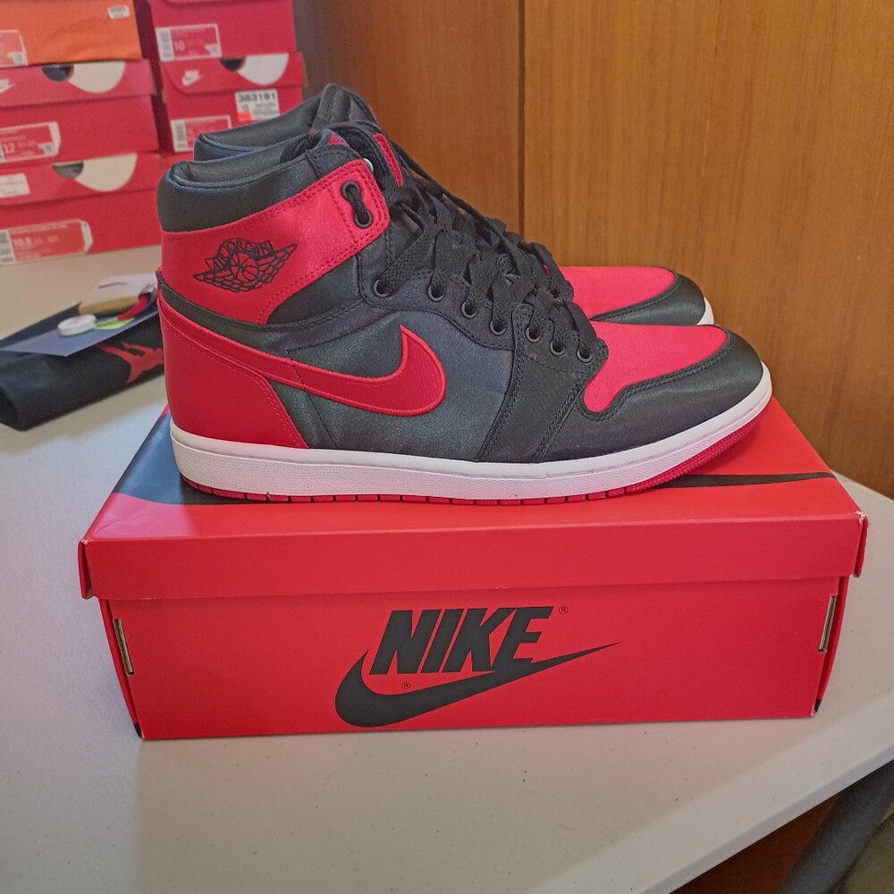 Size 10.5 - Air Jordan 1 Retro OG 2023 High Satin Bred mens 10.5 womens 12
